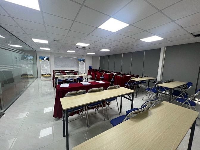 Tòa nhà văn phòng có đầy đủ nội thất, DTSD 1100m2, Phường An Phú, Q2