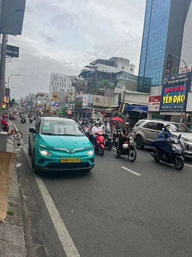 Cho thuê mặt tiền 104 - 106 đường Phan Đình Phùng P. 2, Q.Phú Nhuận