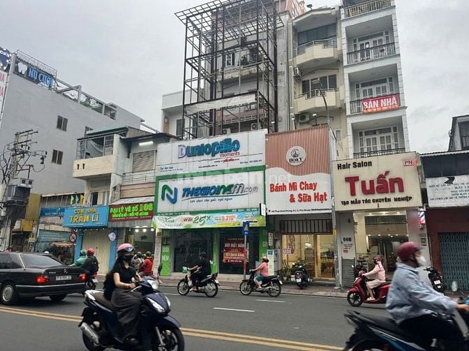 Cho thuê mặt tiền 104 - 106 đường Phan Đình Phùng P. 2, Q.Phú Nhuận
