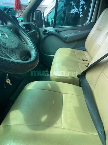 Mercedes Benz 2008 Hạ Tải Còn 3 ghế - Lalamove