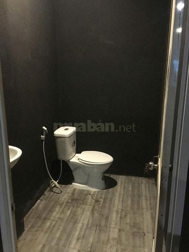 Kho 200m2 nguyên căn hxt giáp tân phú
