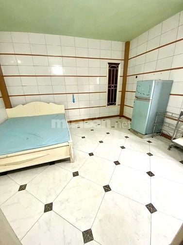 Phòng khép kín, cửa sổ thoáng, 20m2, đủ nội thất, Lê Trọng Tấn-La khê
