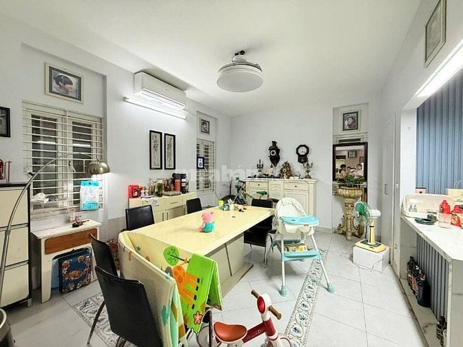 Bán nhà Trần Phú 99m2, MT rộng, có vỉa hè, ô tô tránh, kinh doanh