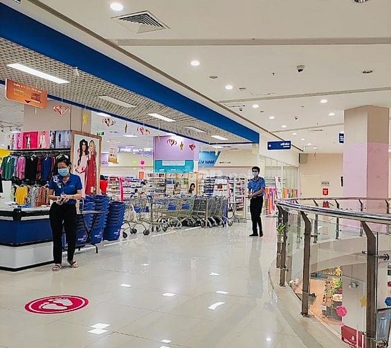 Tuyển Gấp Sinh Viên, Trung Tuổi Làm Việc Ở Siêu Thị Tp.HCM