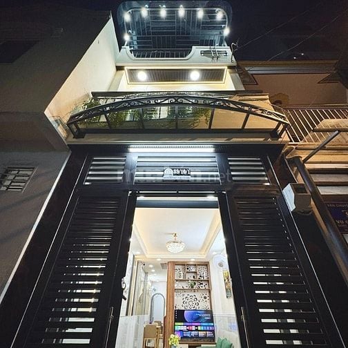 Bán nhà đẹp đường Hoàng Bật Đạt, DTSD 84m2, 5 tỉ 190 - TL