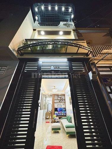 Bán nhà đẹp đường Hoàng Bật Đạt, DTSD 84m2, 5 tỉ 190 - TL