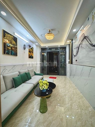 Bán nhà đẹp đường Hoàng Bật Đạt, DTSD 84m2, 5 tỉ 190 - TL