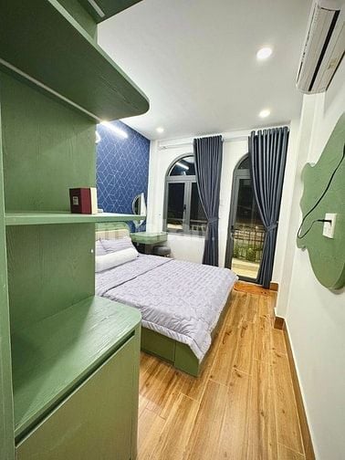 Bán nhà đẹp đường Hoàng Bật Đạt, DTSD 84m2, 5 tỉ 190 - TL