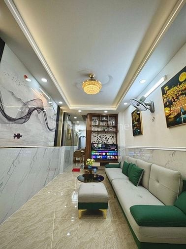 Bán nhà đẹp đường Hoàng Bật Đạt, DTSD 84m2, 5 tỉ 190 - TL