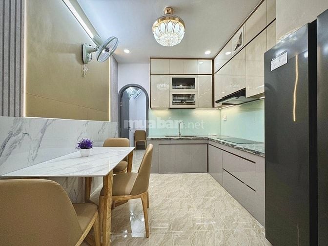 Bán nhà đẹp đường Hoàng Bật Đạt, DTSD 84m2, 5 tỉ 190 - TL