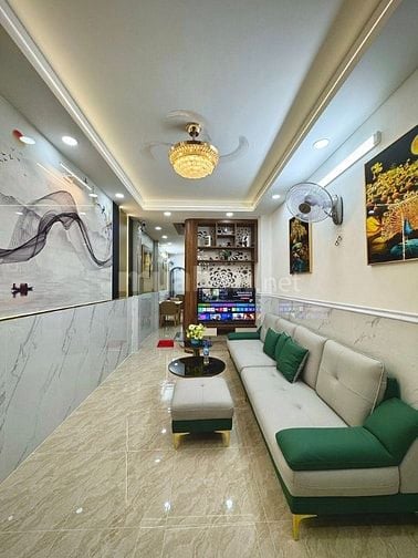 Bán nhà đẹp đường Hoàng Bật Đạt, DTSD 84m2, 5 tỉ 190 - TL