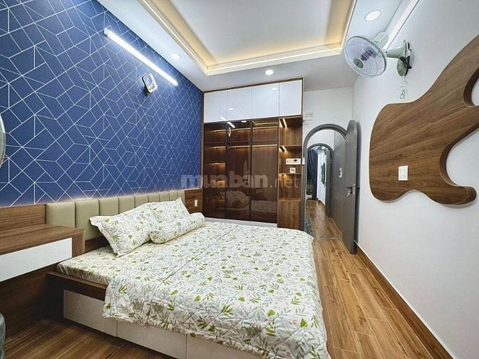 Bán nhà đẹp đường Hoàng Bật Đạt, DTSD 84m2, 5 tỉ 190 - TL