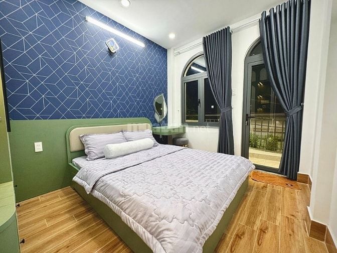 Bán nhà đẹp đường Hoàng Bật Đạt, DTSD 84m2, 5 tỉ 190 - TL