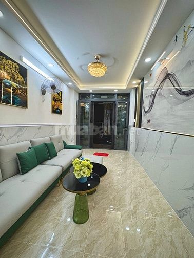 Bán nhà đẹp đường Hoàng Bật Đạt, DTSD 84m2, 5 tỉ 190 - TL