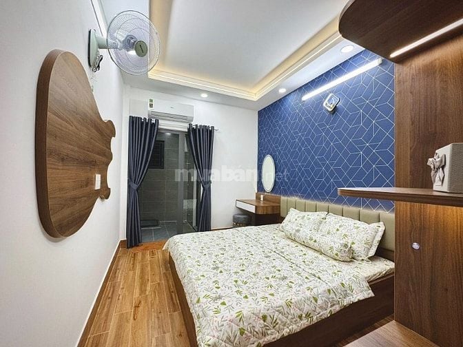 Bán nhà đẹp đường Hoàng Bật Đạt, DTSD 84m2, 5 tỉ 190 - TL
