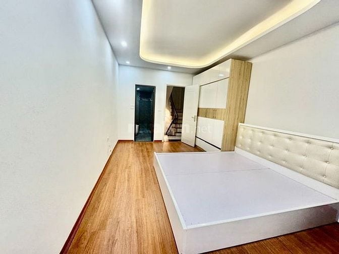 Bán gấp siêu phẩm Cầu giấy, ngõ nông, thoáng,nhỉnh 9 tỷ