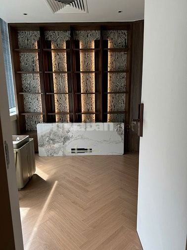 Mặt bằng đẹp Hàm Nghi Q1, full nội thất, sẵn sàng khai thác