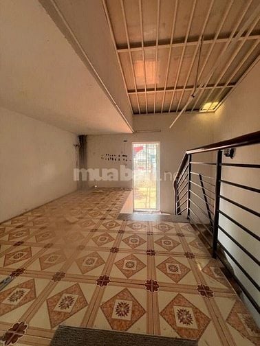 10,5 tỷ nhà mặt phố La Thành to,tìm đâu ra căn thứ hai, vỉa hè oto đỗ