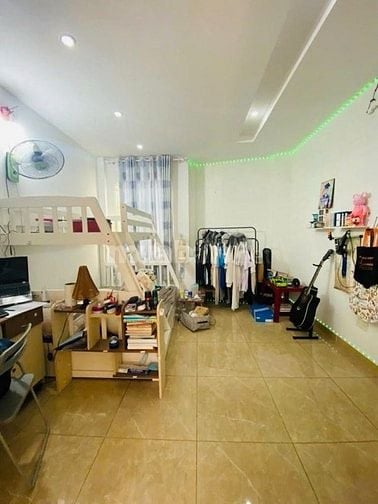Nhà mới 4 tầng 5PN, trước nhà 4m, 45m2( 3.7x12m) Trường Sa Phú Nhuận