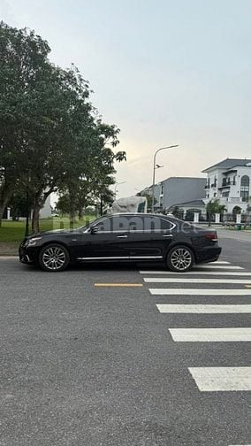 Bán Lexus LS460L, sản xuất 2014. Xe đi ít cực mới.