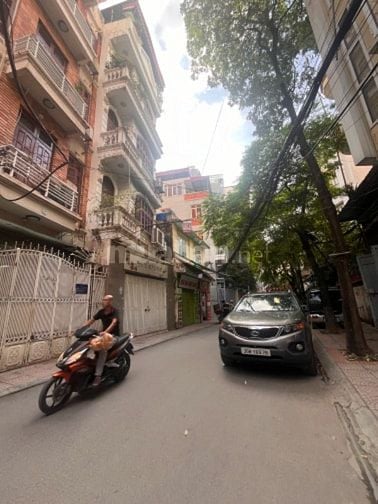 Hoàng Cầu, sổ hoa khôi, Gara, trước nhà 5m ô tô tránh dừng đỗ