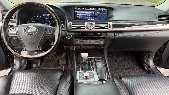 Bán Lexus LS460L, sản xuất 2014. Xe đi ít cực mới.