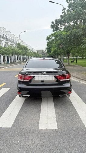 Bán Lexus LS460L, sản xuất 2014. Xe đi ít cực mới.