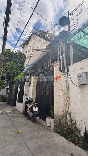 Cần bán nhà gấp Lạc Long Quân , P.11, Quận Tân Bình
