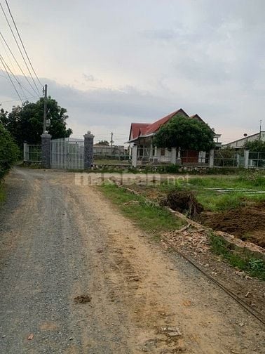 ĐẤT CẦN BÁN KHU VỰC VĨNH CỬU ĐỒNG NAI GIÁ 1TY350/90M2 THỔ CƯ