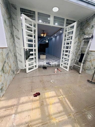 Mặt Tiền HXH  Rộng 5 M . Ngang 5M P. Phú Thuận DT: 70m2 Chỉ hơn 6 Tỷ t