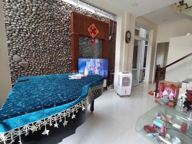 Gần Cầu Ông Bốn, DT 5x19m, hẻm xe hơi 6m
