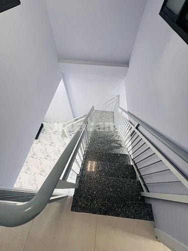Mặt Tiền HXH  Rộng 5 M . Ngang 5M P. Phú Thuận DT: 70m2 Chỉ hơn 6 Tỷ t