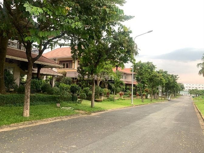 BÁN hoặc CHO THUÊ khu Biệt thự THẢO NGUYÊN SÀI GÒN