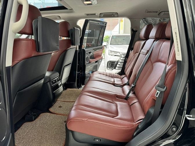 Bán Lexus LX570 sản xuất 2019, 1 chủ từ mới, tên công ty, biển Hà Nội.