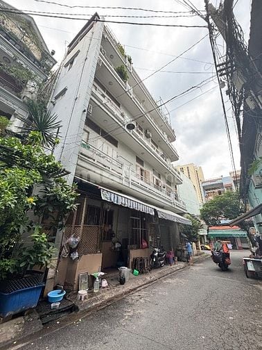 Góc 2MT hẻm 666 đường 3/2 ngay Xi Grand Court 5 tầng giá 25.9 tỷ