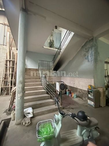Chính chủ cho thuê kho, xưởng kd 2 tầng, 240m2 tại Trâu Quỳ, Gia Lâm