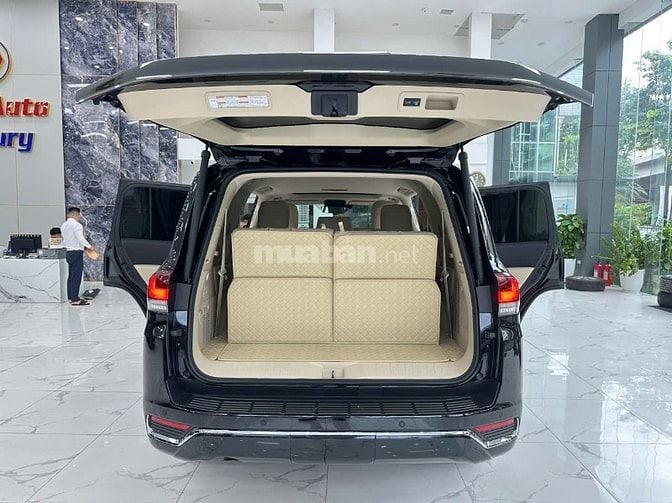 E đàn có 2 xe TOYOTA LAND CRUISER LC300 SIÊU LƯỚT 