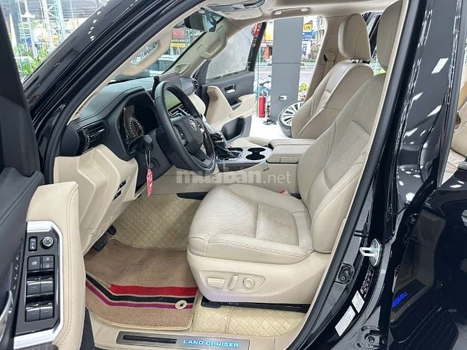 E đàn có 2 xe TOYOTA LAND CRUISER LC300 SIÊU LƯỚT 