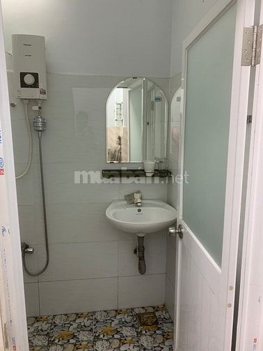 Cho thuê nhà nguyên căn hẻm nhựa 6m thông 2 đầu, gần Aeonmall Tân Phú.