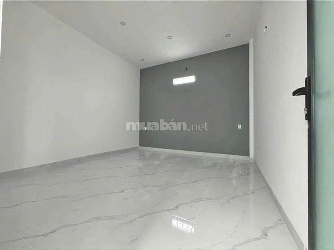 Bán nhà còn mới. DT 100m2 ở đường Lý Thường Kiệt - Hóc Môn 920 triệu