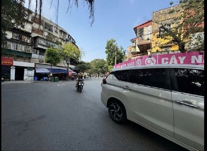HIẾM! Bán đất đẹp Bách Khoa, DT 130 M2, MT 6,5 m, vị trí đắc địa!