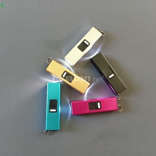 Siêu Phẩm Bảo Vệ Cá Nhân – Móc Khóa Chích Điện