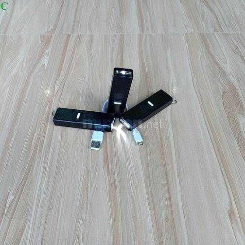 Siêu Phẩm Bảo Vệ Cá Nhân – Móc Khóa Chích Điện