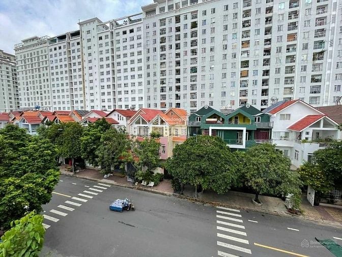  Bán biệt thự KDC Him Lam - Trung Sơn, 10x20m, 1tr2l, giá:29,5 tỷ