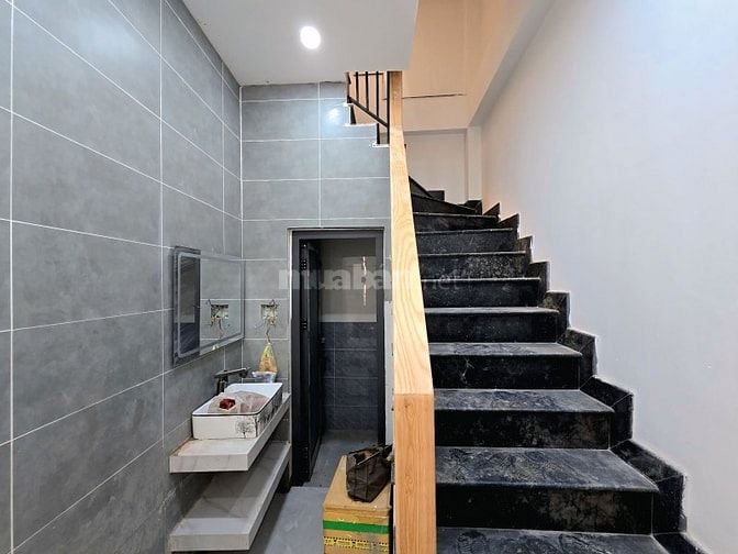  SIÊU PHẨM HOÀNG DIỆU – QUẬN 4 💥 3 TẦNG – HẺM 1 TRỤC – GẦN MẶT TIỀN