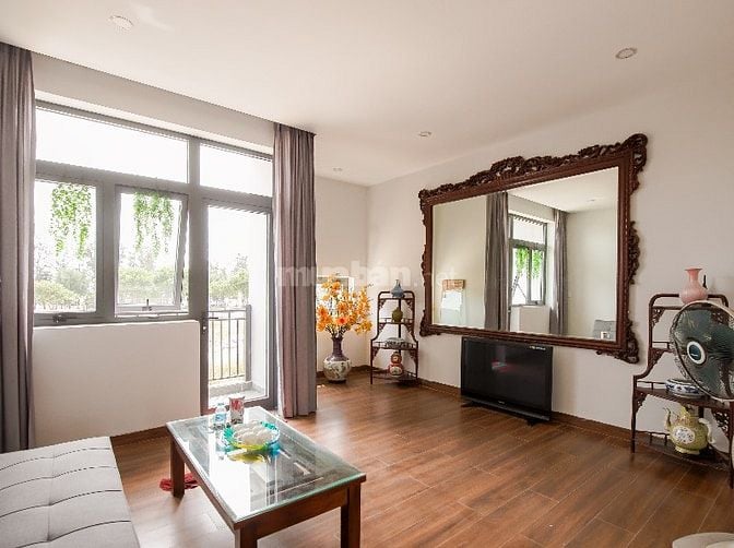CẦN BÁN VILLA 3 TẦNG CẠNH BIỂN