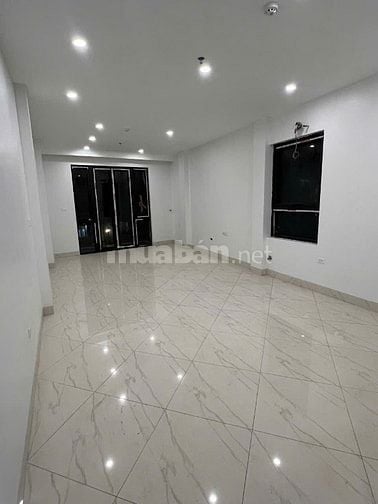 CHO THUÊ NHÀ LÀM VĂN PHÒNG, SHOWROOM –  NHÀ MỚI XÂY, THANG MÁY