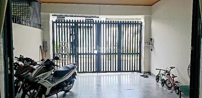 Bán nhà sát bên KDC Hiệp Thành 3 - Vị trí đẹp, ít người bán. 