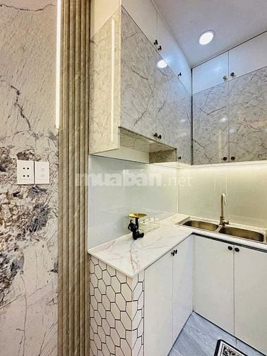 Bán nhà hẻm oto ngay Thích Quảng Đức,Pn. Nhà SHR chốt 3tỷ150/54m2