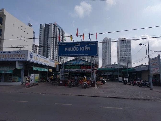 Bán nhà mặt tiền Lê Văn Lương, Vị trí đắc địa, đối diện chợ Phước Kiển